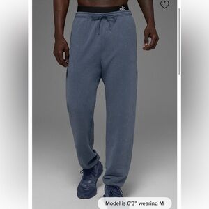 NWT! ALO Yoga Chill Vintage Wash Sweatpant